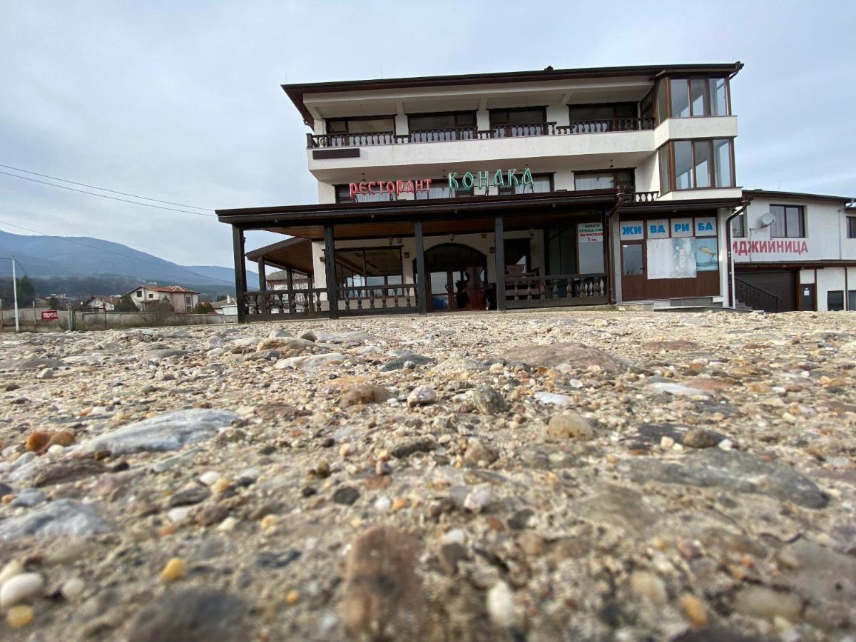 Семеен Хотел Конака Assenowgrad Exterior foto
