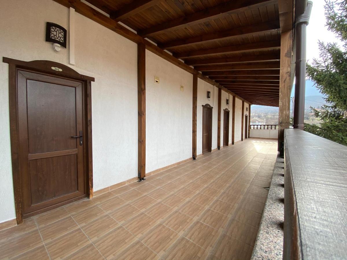 Семеен Хотел Конака Assenowgrad Exterior foto